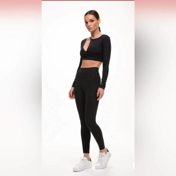 Revolve n:Philanthropy NWT Karlie High Waisted Classic Leggings in Black Cat M - Picture 2 of 7